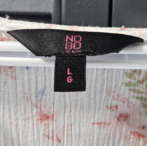 A Bundle of 2 - NOBO Summer Crop (Size L) & Lucky Brand Jeans (Size 12) - Picture 11 of 11